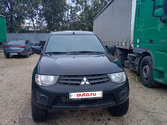 2014 Mitsubishi L200 Easy Select IV Рестайлинг, чёрный - вид 1