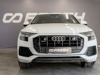 2019 Audi Q8 55 TFSI I (4M), белый, 4350000 рублей, вид 3