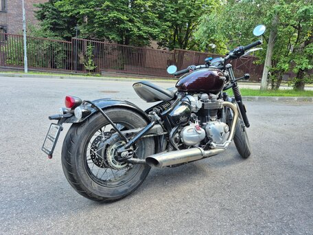 2018 Triumph Bonneville Bobber, чёрный, 1300000 рублей, вид 3