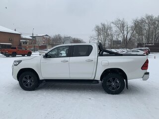 2021 Toyota Hilux VIII Рестайлинг 2, белый, 5200000 рублей, вид 3