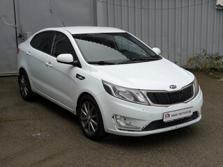 2014 Kia Rio 5-speed III, белый, 699000 рублей, вид 3