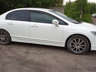2010 Honda Civic VIII Рестайлинг, белый, 950000 рублей, вид 4