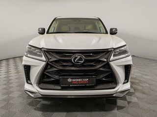 2017 Lexus LX 570 III Рестайлинг 2, белый, 8000000 рублей, вид 2