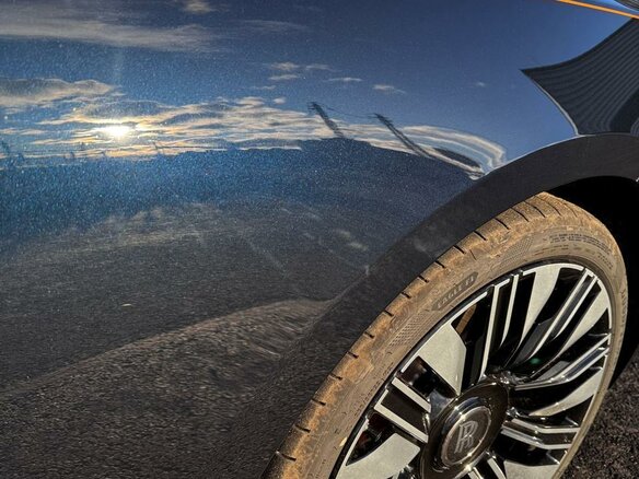 2025 Rolls-Royce Ghost Extended II Рестайлинг (Series II), чёрный - вид 2