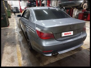 2004 BMW 5 серии 530i V (E60/E61), серебристый, 570000 рублей, вид 3