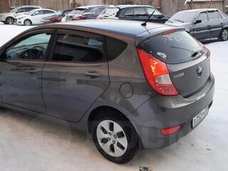 2011 Hyundai Solaris I, серый, 820000 рублей, вид 3