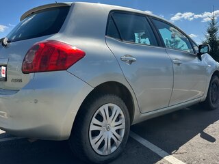 2008 Toyota Auris I, серебристый, 470000 рублей, вид 2