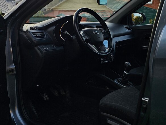 2013 Kia Rio 5-speed III, голубой, 780000 рублей - вид 9