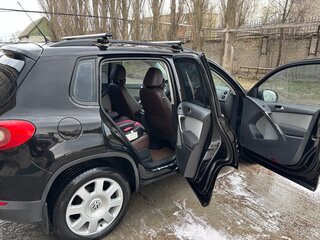 2009 Volkswagen Tiguan I, чёрный, 940000 рублей, вид 4