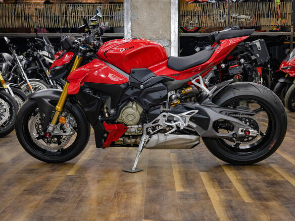 2026 Ducati Streetfighter V4, красный, 3090000 рублей - вид 9