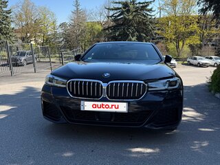 2022 BMW 5 серии 520i VII (G30/G31/G38) Рестайлинг, синий, 5200000 рублей, вид 3
