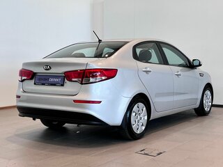 2016 Kia Rio III Рестайлинг, серебристый, 940000 рублей, вид 5