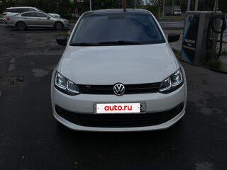 2013 Volkswagen Polo V, белый, 750000 рублей, вид 3