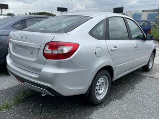 2026 Lada (ВАЗ) Granta I Рестайлинг, серебристый, 1110000 рублей, вид 4