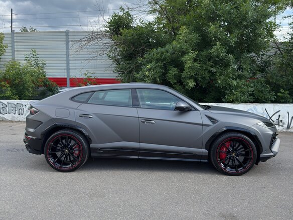 2025 Lamborghini Urus SE I Рестайлинг, серый - вид 2