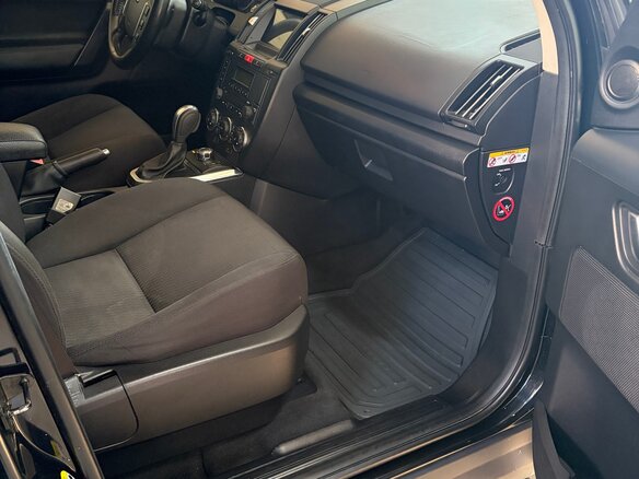 2011 Land Rover Freelander II Рестайлинг, чёрный - вид 6