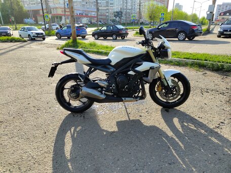 2015 Triumph Street Triple, белый, 505000 рублей, вид 5