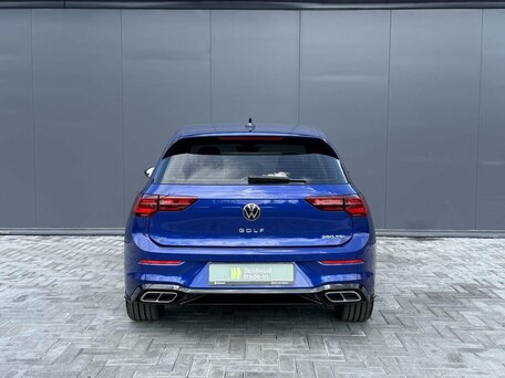 2021 Volkswagen Golf VIII, синий, 2275000 рублей, вид 4