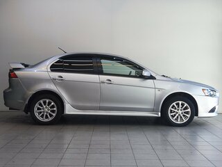 2011 Mitsubishi Lancer X Рестайлинг, серебристый, 750000 рублей, вид 4