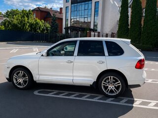 2008 Porsche Cayenne S I Рестайлинг (957), белый, 1250000 рублей, вид 4