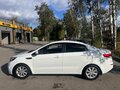 2016 Kia Rio III Рестайлинг, белый, 950000 рублей - вид 4