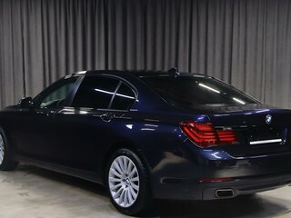 2014 BMW 7 серии Long 740Li xDrive V (F01/F02/F04) Рестайлинг, синий, 1799000 рублей, вид 4