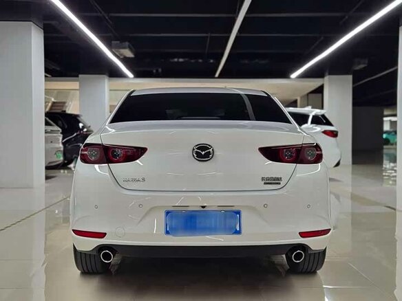 2023 Mazda 3 Axela IV (BP), белый, 1690000 рублей - вид 2
