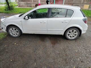 2011 Opel Astra H Рестайлинг, белый, 590000 рублей, вид 4