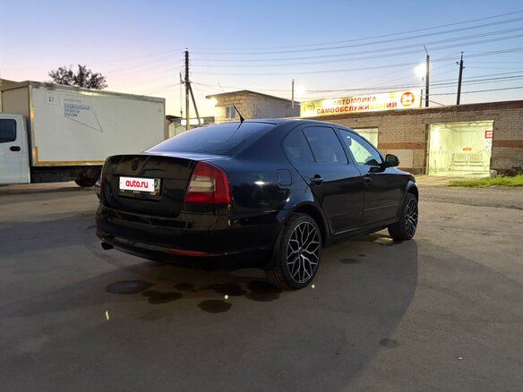 2012 Skoda Octavia II (A5) Рестайлинг, чёрный, 745000 рублей - вид 2