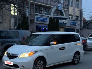2005 Honda Elysion I, белый, 1050000 рублей, вид 1