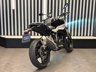 2021 BMW G 310 R, чёрный, 430000 рублей, вид 3