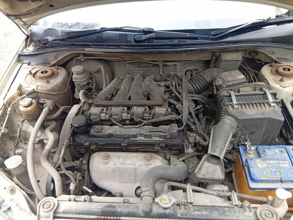 2001 Mitsubishi Lancer Cedia IX, белый, 150000 рублей - вид 4