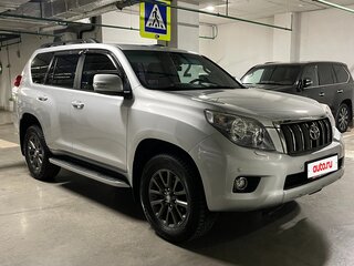2013 Toyota Land Cruiser Prado 150 Series, серебристый, 3550000 рублей, вид 2