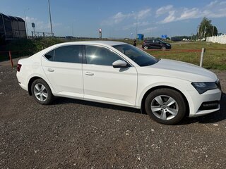2020 Skoda Superb III Рестайлинг, белый, 2110000 рублей, вид 3