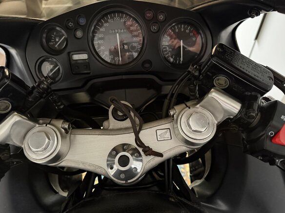 1997 Honda CBR 1100 XX, чёрный, 850000 рублей - вид 16