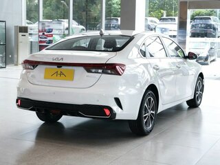 2026 Kia K3 II (China Market) Рестайлинг, белый, 2280000 рублей, вид 2