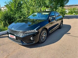 2021 Kia K5 III, чёрный, 2650000 рублей, вид 1