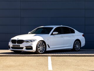2019 BMW 5 серии 530i xDrive VII (G30/G31/G38), белый, 3095000 рублей, вид 1