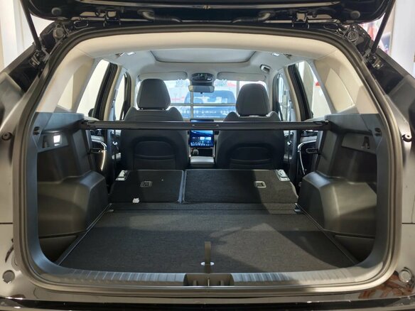 2026 Geely Atlas II, чёрный, 3909990 рублей - вид 9