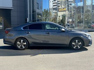 2020 Kia Cerato IV, серый, 1900000 рублей, вид 4