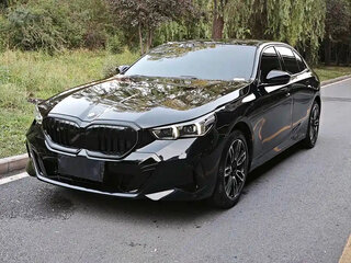 2024 BMW 5 серии Long 525Li VIII (G60/G61/G68), чёрный, 5500000 рублей, вид 1
