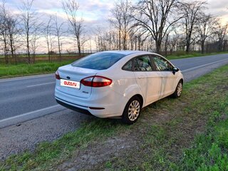 2015 Ford Fiesta Mk6 Рестайлинг, белый, 700000 рублей, вид 5