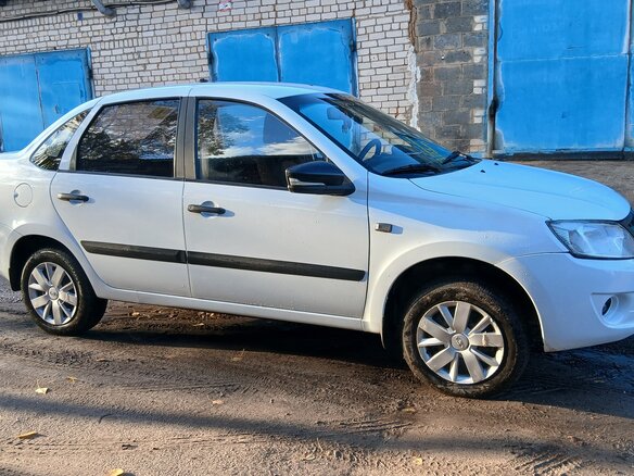 2015 Lada (ВАЗ) Granta I, белый, 335000 рублей - вид 7