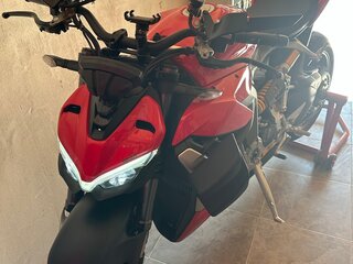 2022 Ducati Streetfighter V2, красный, 1450000 рублей, вид 5