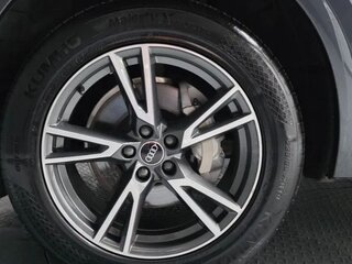 2022 Audi Q5 40 TDI II (FY) Рестайлинг, чёрный, 5861874 рублей, вид 5