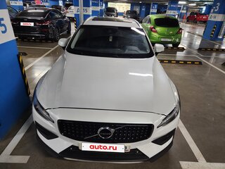 2019 Volvo V60 Cross Country II, белый, 3470000 рублей, вид 4
