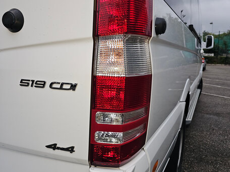 2018 Mercedes-Benz Sprinter, белый, 9000000 рублей, вид 2