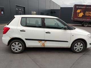 2012 Skoda Fabia II Рестайлинг, белый, 290000 рублей, вид 4
