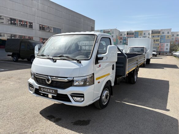 2024 Dongfeng Q35L, белый - вид 2