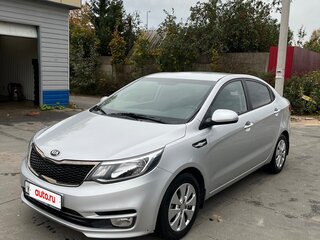 2016 Kia Rio III Рестайлинг, серебристый, 1150000 рублей, вид 2